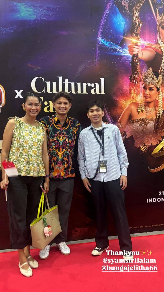 Artis menghadiri Pagelaran Sabang Merauke 2026 dan membagikan momen saat menonton pertunjukan budaya.