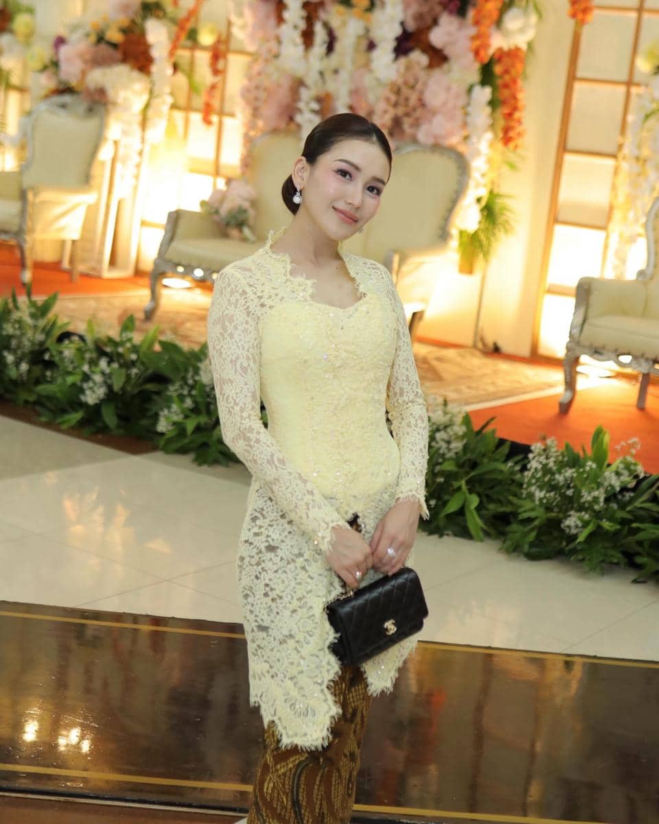 Ayu Ting Ting (instagram.com/ayutingting92)