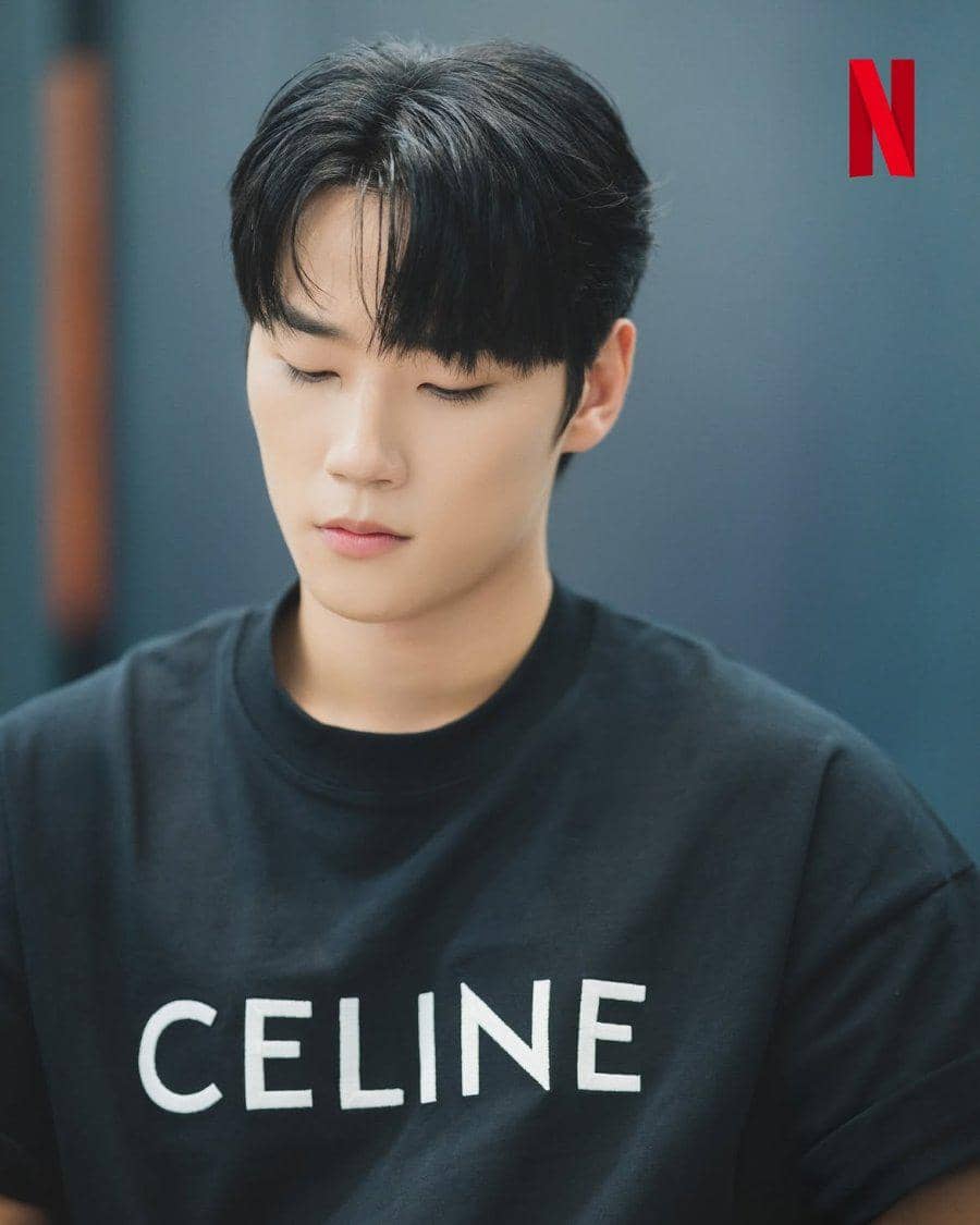 Suasana pembacaan naskah No Crushing Allowed oleh para pemain dan kru dalam proses produksi serial Netflix.