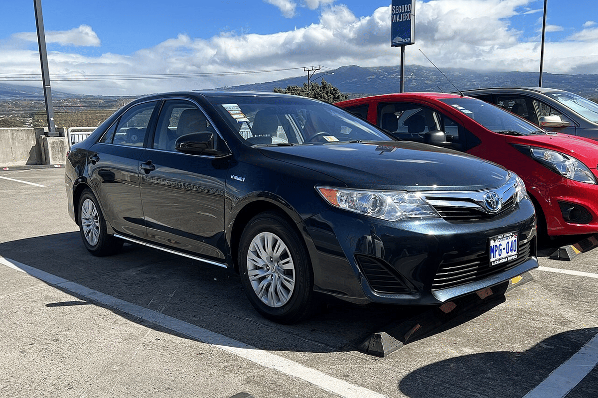 mobil hybrid 100 jutaan bekas