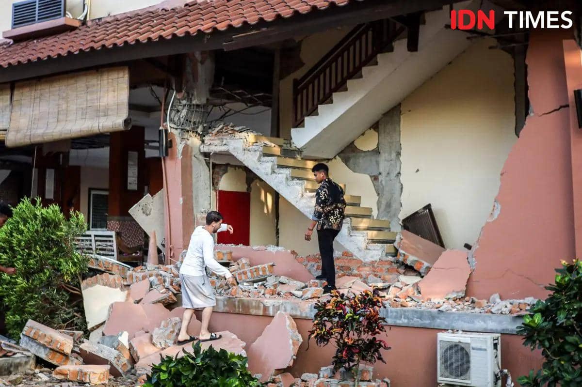 BNPB: 94 Warga NTT Meninggal di Pengungsian Gempa karena Sakit Bawaan