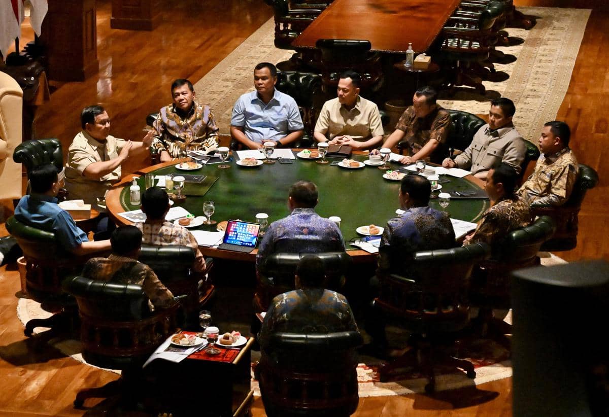 Prabowo Bahas Evaluasi Penangan Karhutla dan Gempa NTT di Hambalang