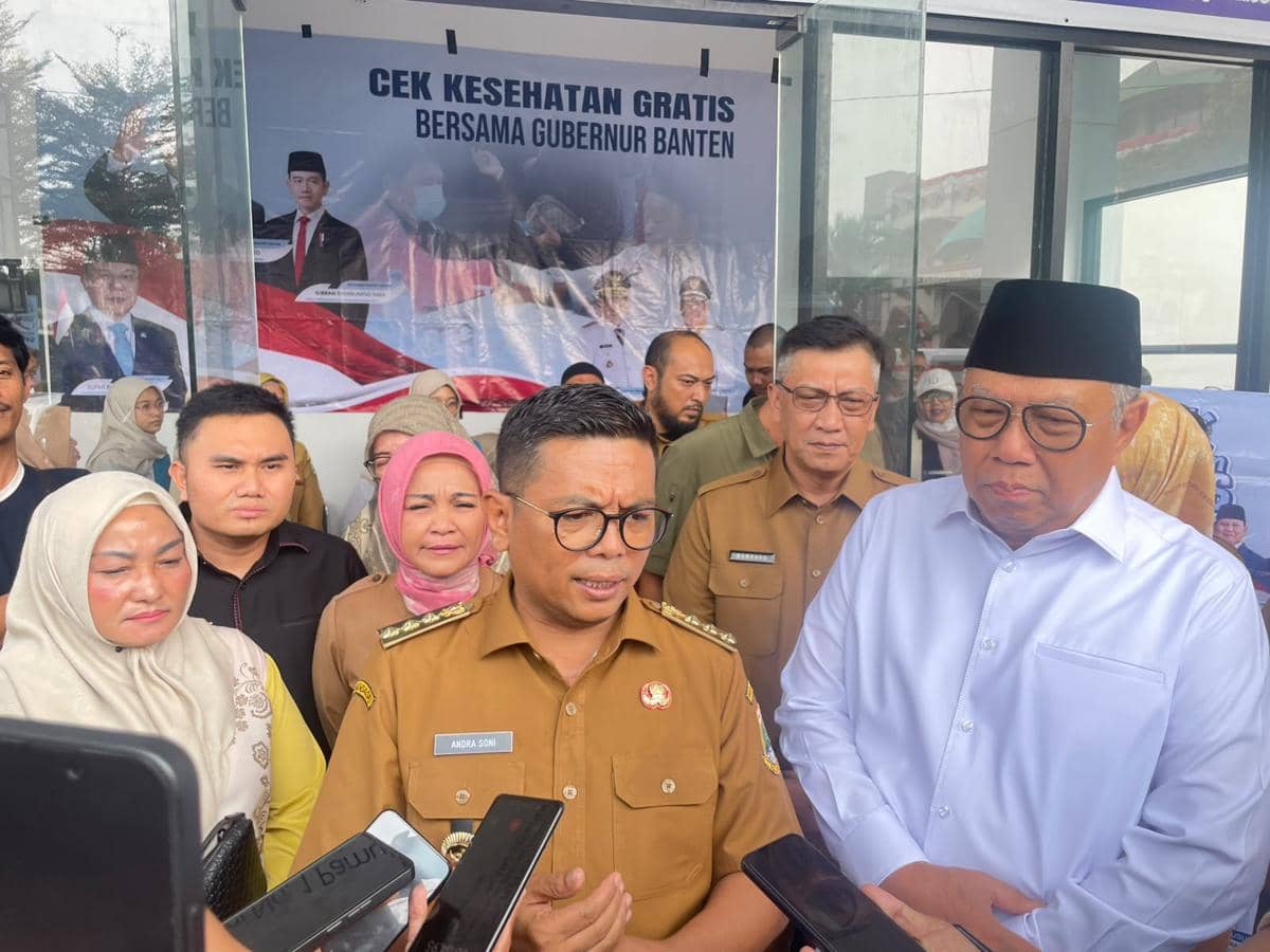 Gubernur Banten Andra Soni dan Wali Kota Tangsel Benyamin Davnie menghadiri kegiatan CKG di Pamulang, Tangerang Selatan.