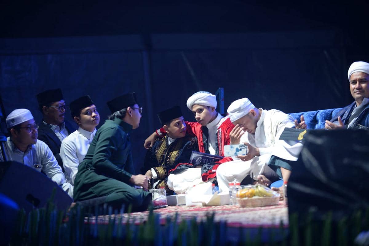 Kegiatan Jakarta Bersholawat yang sukses digelar Majelis Nurul Musthofa dalam suasana acara keagamaan di Jakarta.