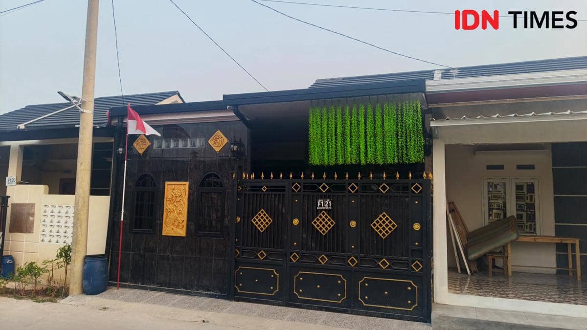 Tampak depan rumah keluarga almarhum Affan Kurniawan yang telah direnovasi, dengan bagian luar terlihat diperbarui.