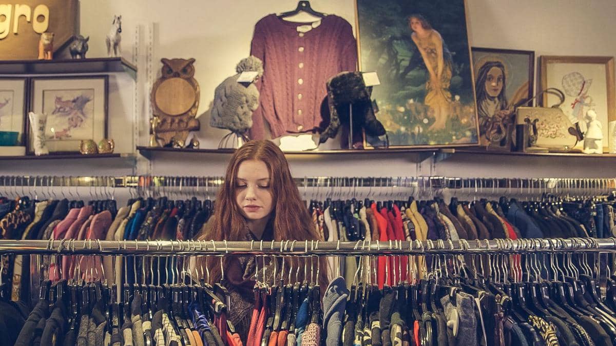 Perbedaan Antiquing Vs. Thrifting, Tak Hanya Belanja Barang Bekas!