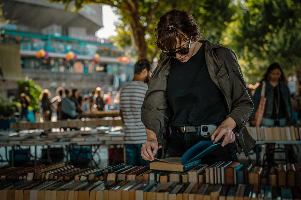 5 Bentuk FOMO yang Sering Muncul saat Berburu Buku Bekas