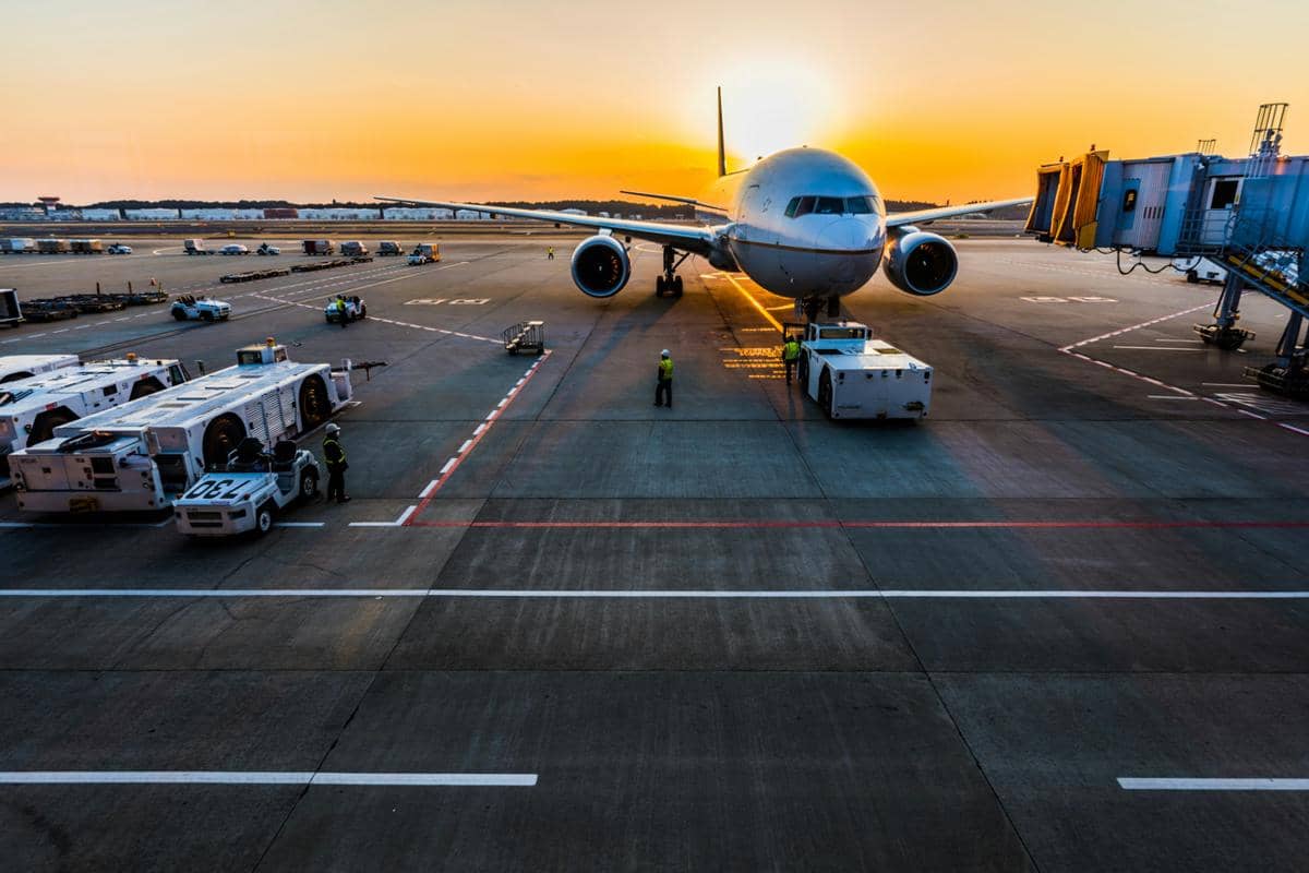 ilustrasi suasana bandara (unsplash.com/Rocker Sta)