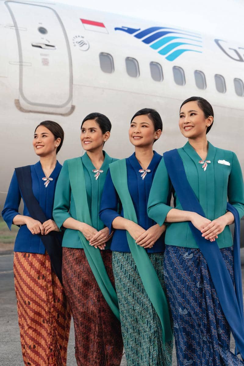 Seragam Baru Garuda Indonesia berkolaborasi dengan Sarinah dan BINhouse