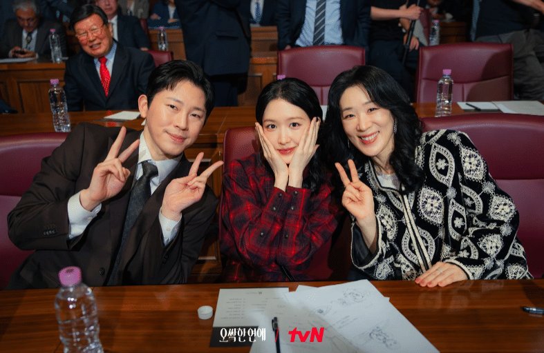 Lee Dal, Jo Hye Joo, dan Baek Ji Won di drama Spooky in Love