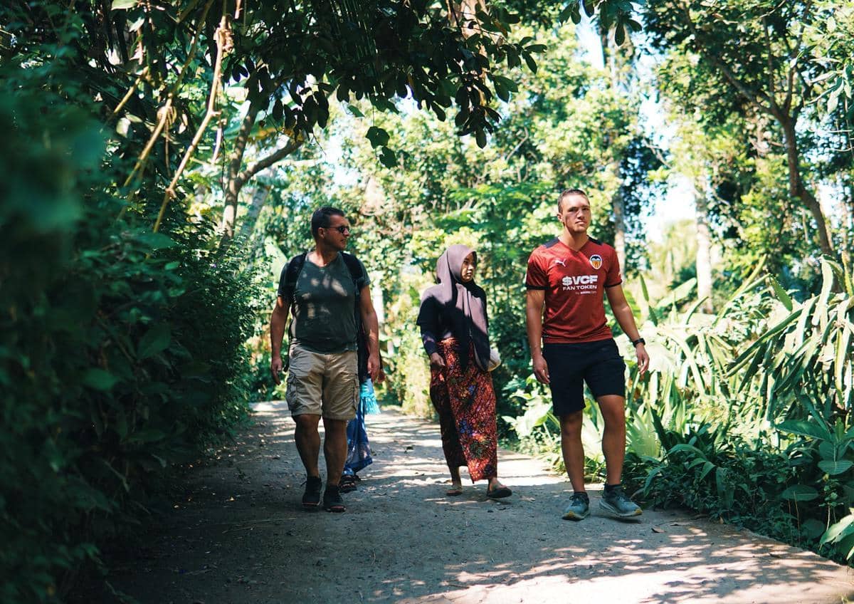 menikmati Desa Wisata Bonjeruk