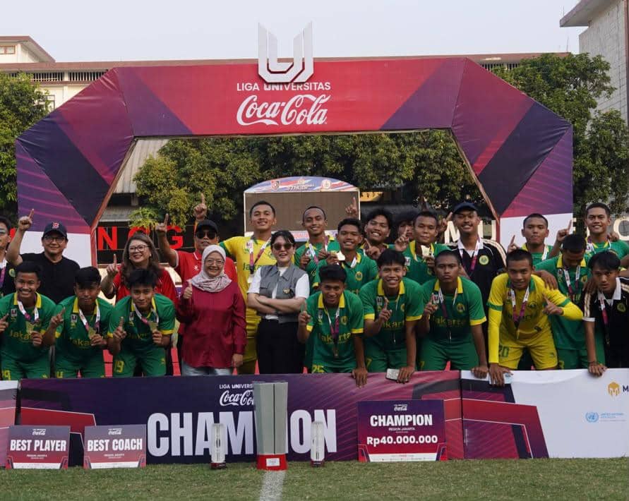 Dokumentasi kegiatan Liga Universitas Coca Cola Regional Jakarta setelah rangkaian kompetisi tuntas terlaksana.