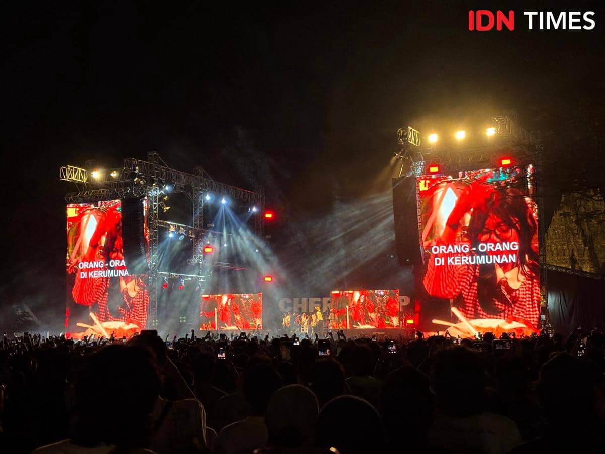 Penampilan OVN di Cherrypop 2026, Minggu (23/8/2026). (IDN Times/Herlambang Jati Kusumo)