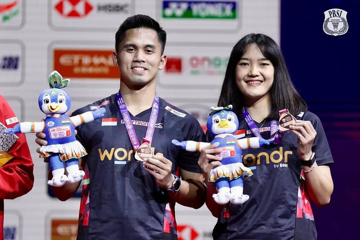 Amri Syahnawi/Nita Violina Marwah meraih medali perunggu di Kejuaraan Dunia Bulu Tangkis 2026 (Instagram.com/badminton.ina)