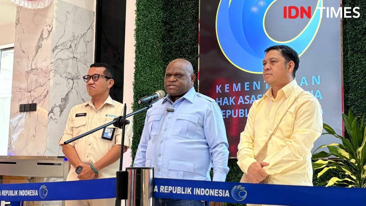 Konferensi Pers Menteri Hak Asasi Manusia terkait isu HAM aktual