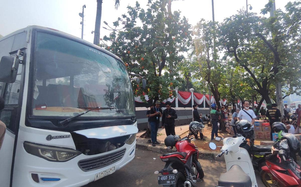 Korban Tak Melapor, Polisi Buru Pelaku Pelemparan Bus AMPB di Tol Karawang