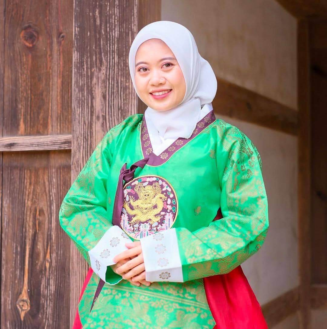 potret Musdalifah Basri liburan di Korsel
