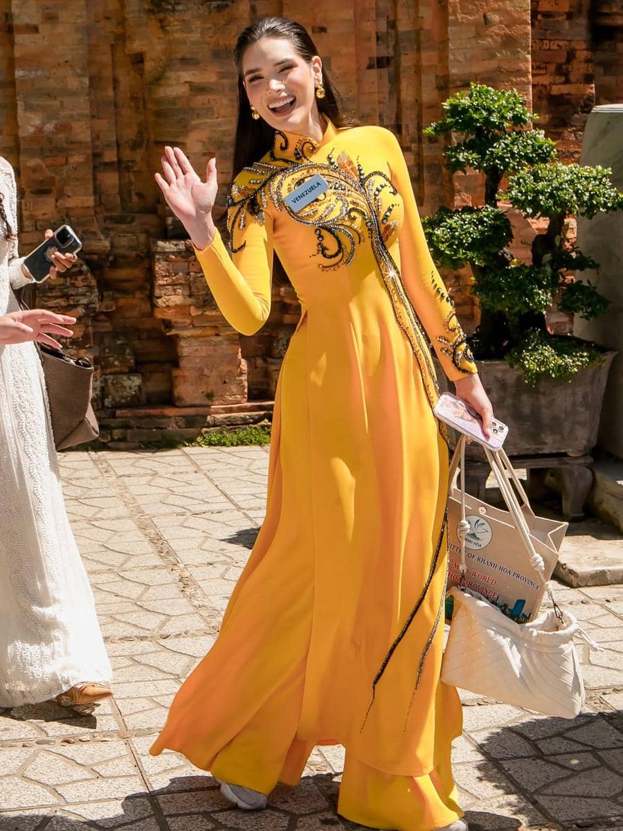 Potret Finalis Miss World 2026 Berkunjung ke Po Nagar Cham Temple