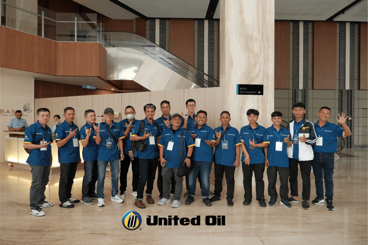 Materi pembahasan mencakup mobil dan sepeda motor, meliputi informasi seputar kendaraan roda empat dan roda dua.