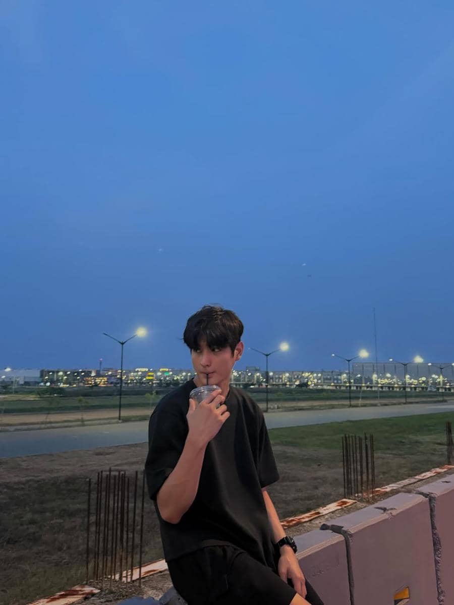 outfit kasual stylish ala Andy William