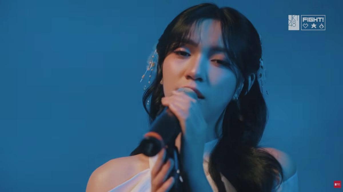cuplikan MV Ku Tak Pantas Jadi Seorang Pujangga Cinta - REVOICE JKT48 (youtube.com/jkt48)
