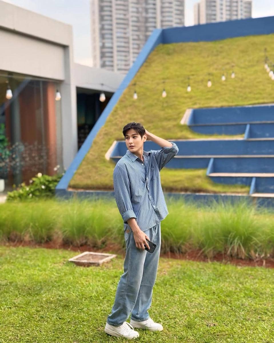outfit kasual stylish ala Andy William