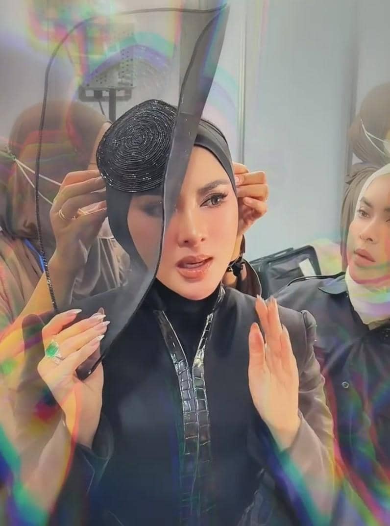 penampilan Syahrini di HUT SCTV ke-36 (instagram.com/ivan_gunawan)