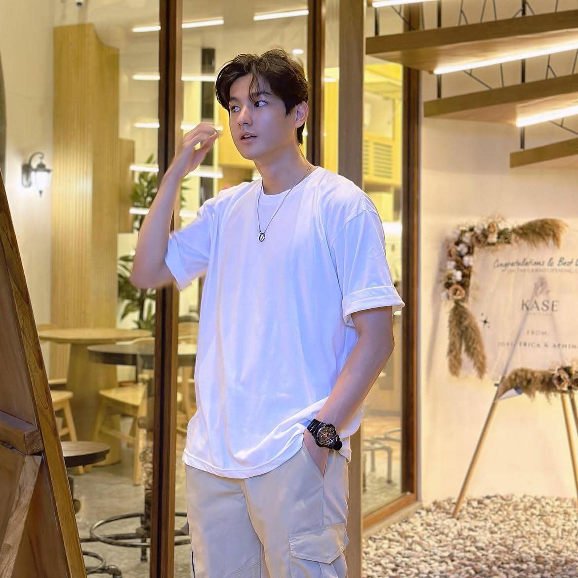 outfit kasual stylish ala Andy William