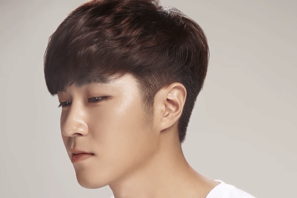 ilustrasi two block hair yang bervolume