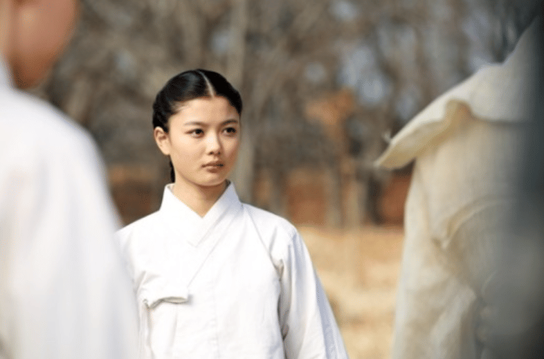 Kim Yoo Jung di drama The Dirge Singer