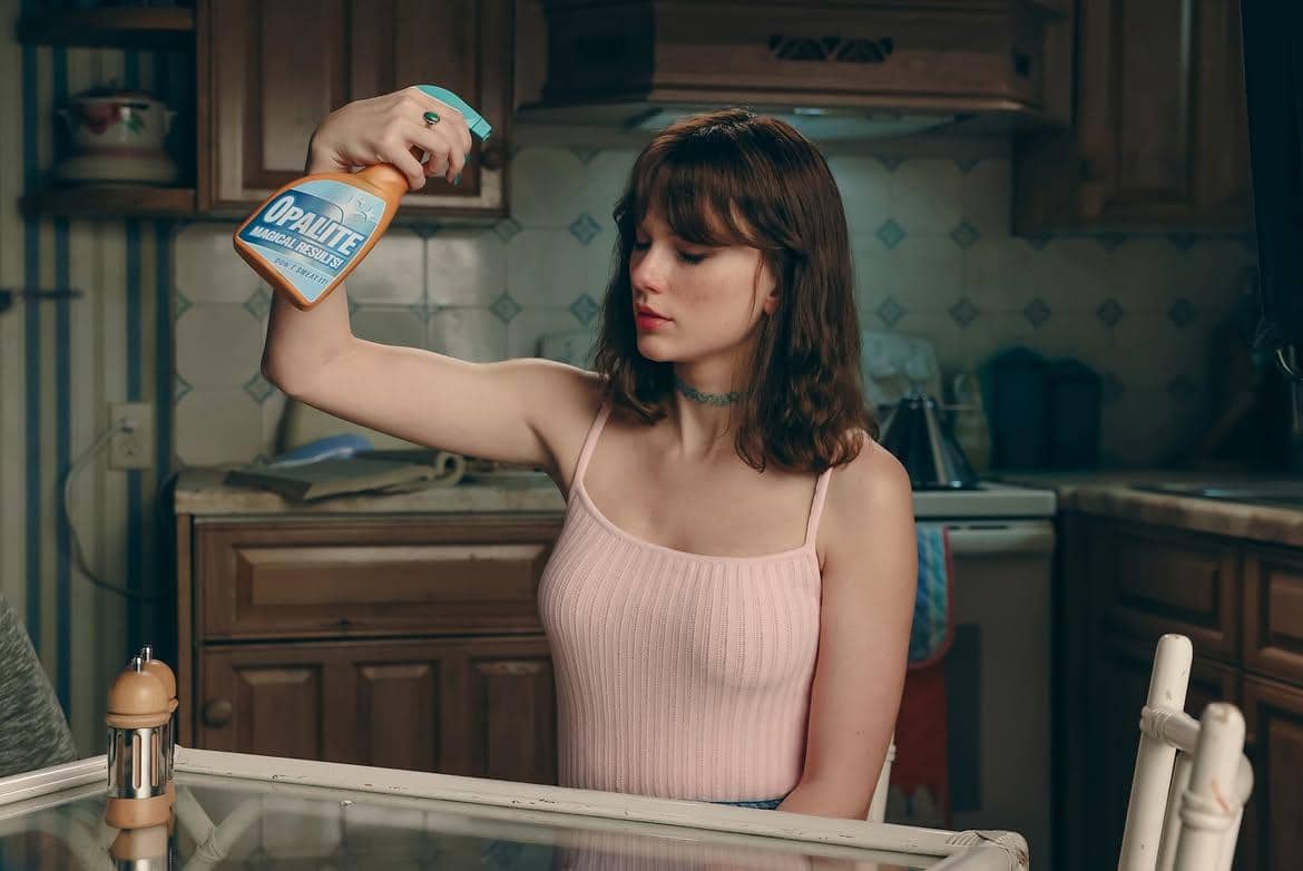 Taylor Swift dalam Music Video "Opalite"