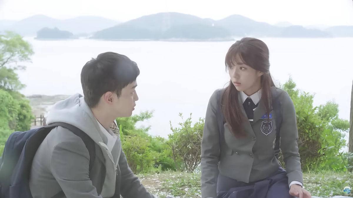 Jang Dong Yoon dan Chae Soo Bin di If We Were A Season