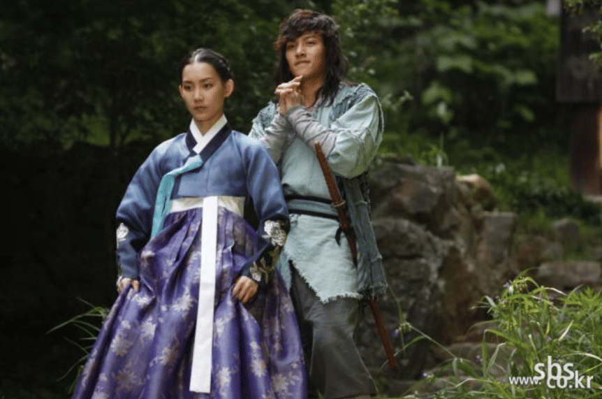 Shin Hyun Bin dan Ji Chang Wook di drama Warrior Baek Dong Soo
