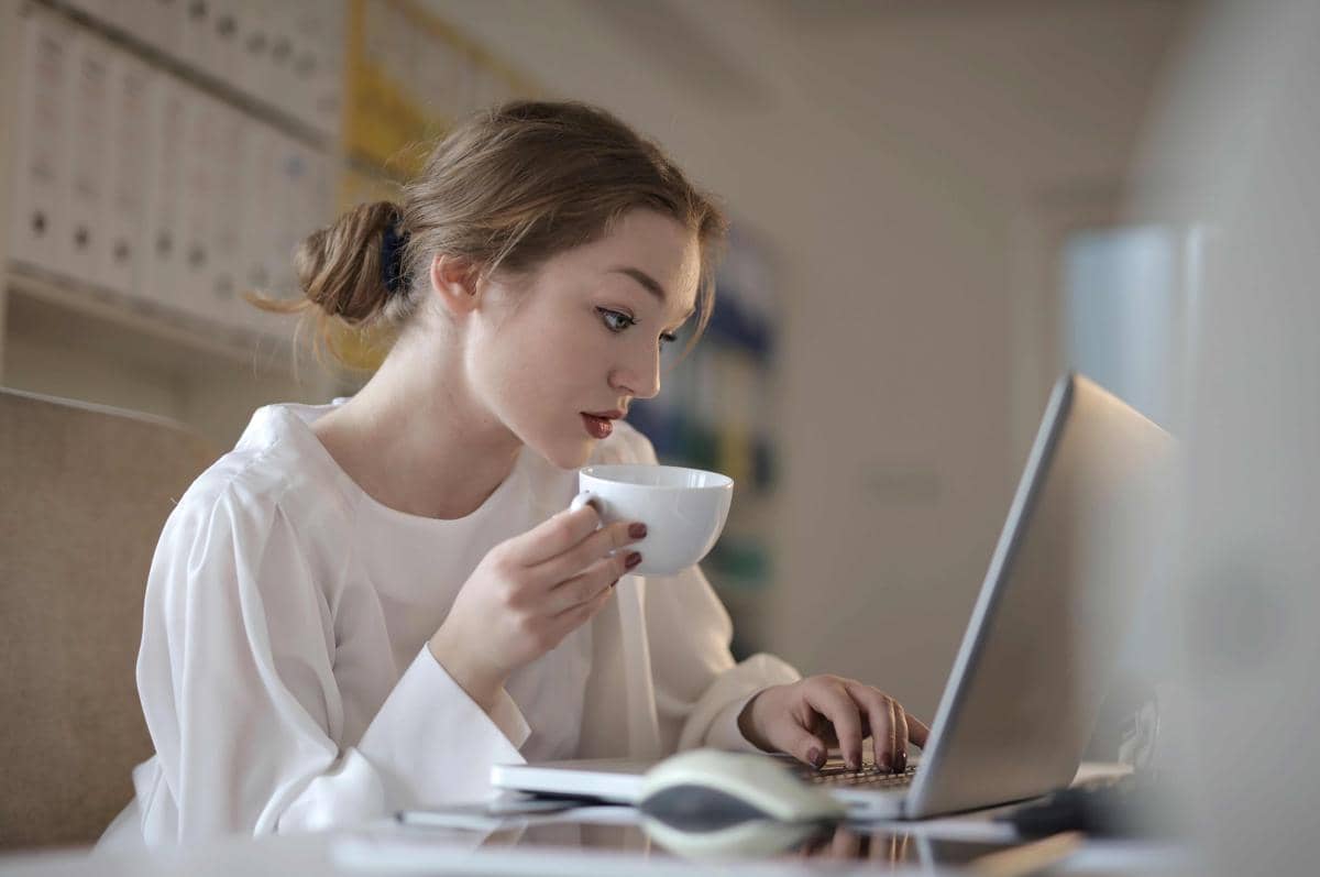 5 Tips Biar Gak Terlalu Lemas saat Kerja setelah Kurang Tidur