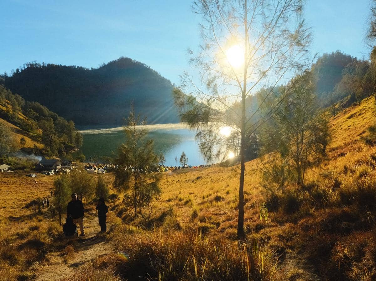 Bella Graceva saat liburan di Ranu Kumbolo