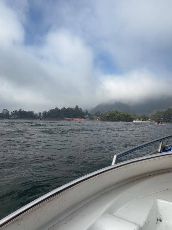 Salmafina Sunan liburan di Telaga Sarangan