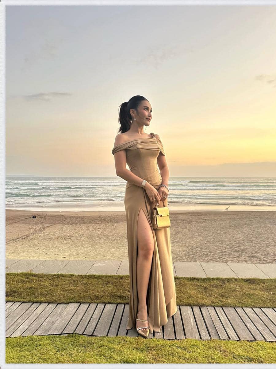 Fashion Ayu Ting Ting.