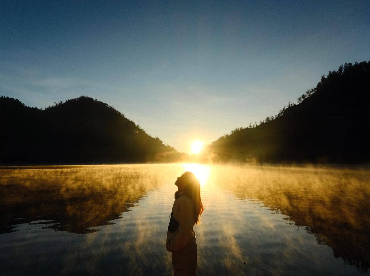 Bella Graceva saat liburan di Ranu Kumbolo