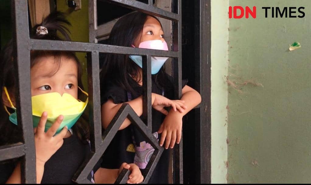 Potret anak-anak di Sekayu, Kabupaten Muba yang terpaksa mengurangi aktivitas di luar ruangan karena kabut asap.