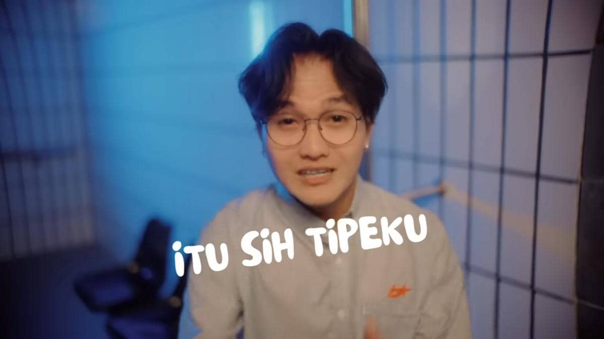 cuplikan video klip "Typeku"