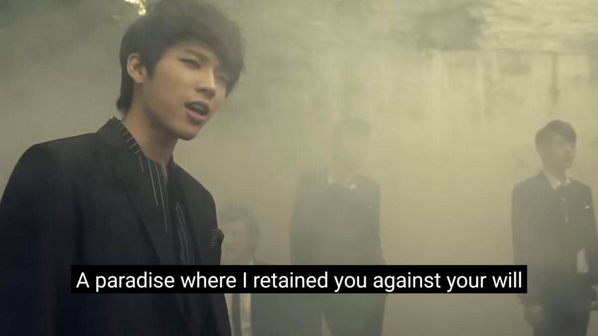 cuplikan MV "Paradise"