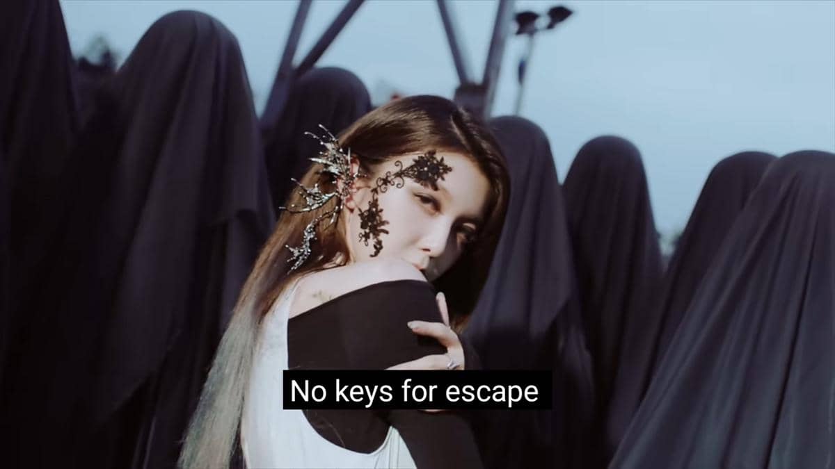 cuplikan MV "BEcause"