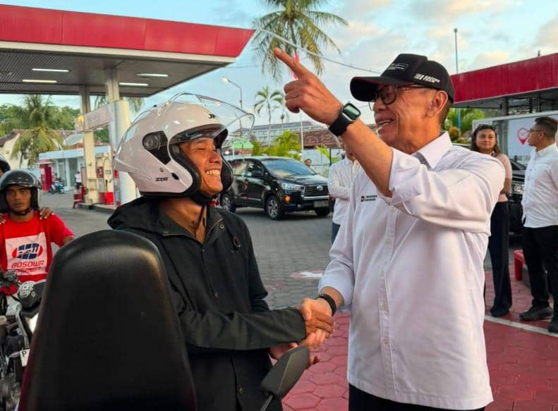 Dari Tanjung Wangi ke SPBU, Komut Pertamina Pastikan BBM Aman