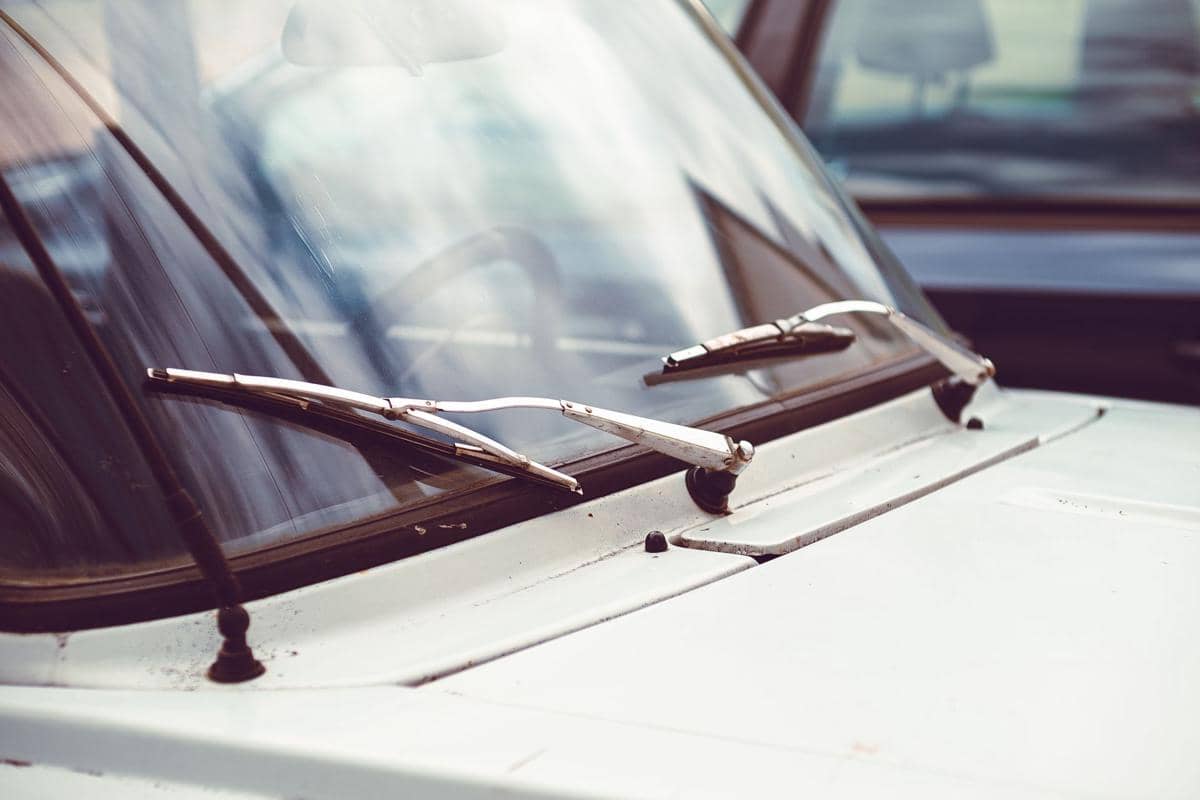 ilustrasi wiper mobil