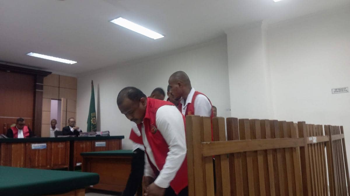 Lima terdakwa kelompok debt collector penganiaya brimob disidang (Dok. Khaerul Anwar)