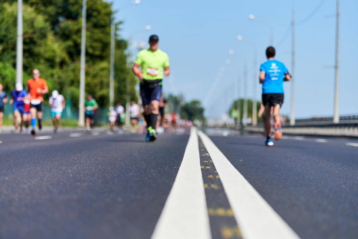 ilustrasi perbedaan marathon dan triathlon
