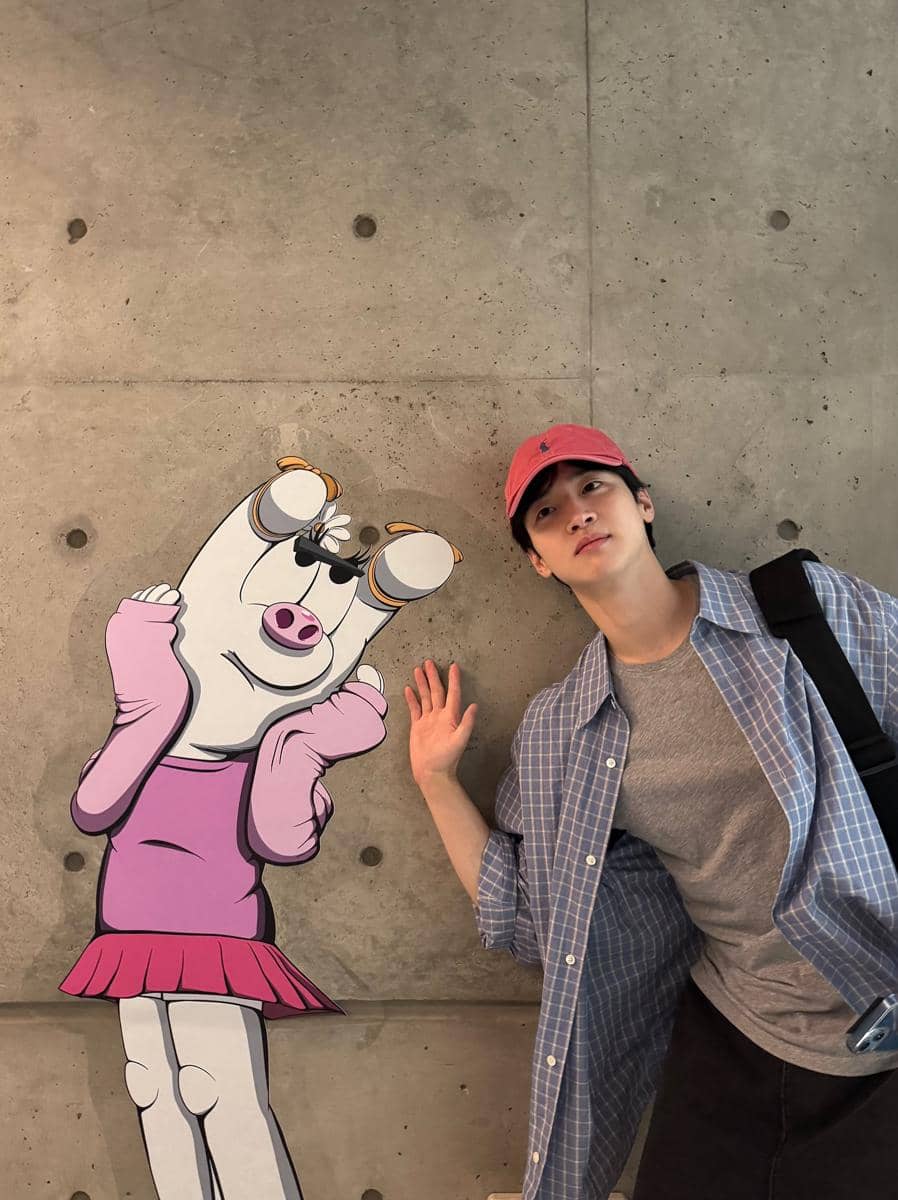 Potret Jang Dong Yoon dalam unggahan di akun Instagram pribadinya, @dongyoon_0712, yang menjadi sumber foto.