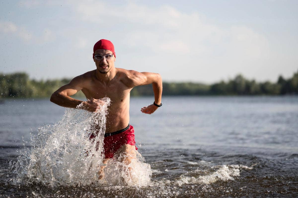 ilustrasi perbedaan marathon dan triathlon