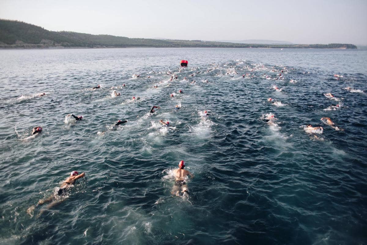 ilustrasi perbedaan marathon dan triathlon