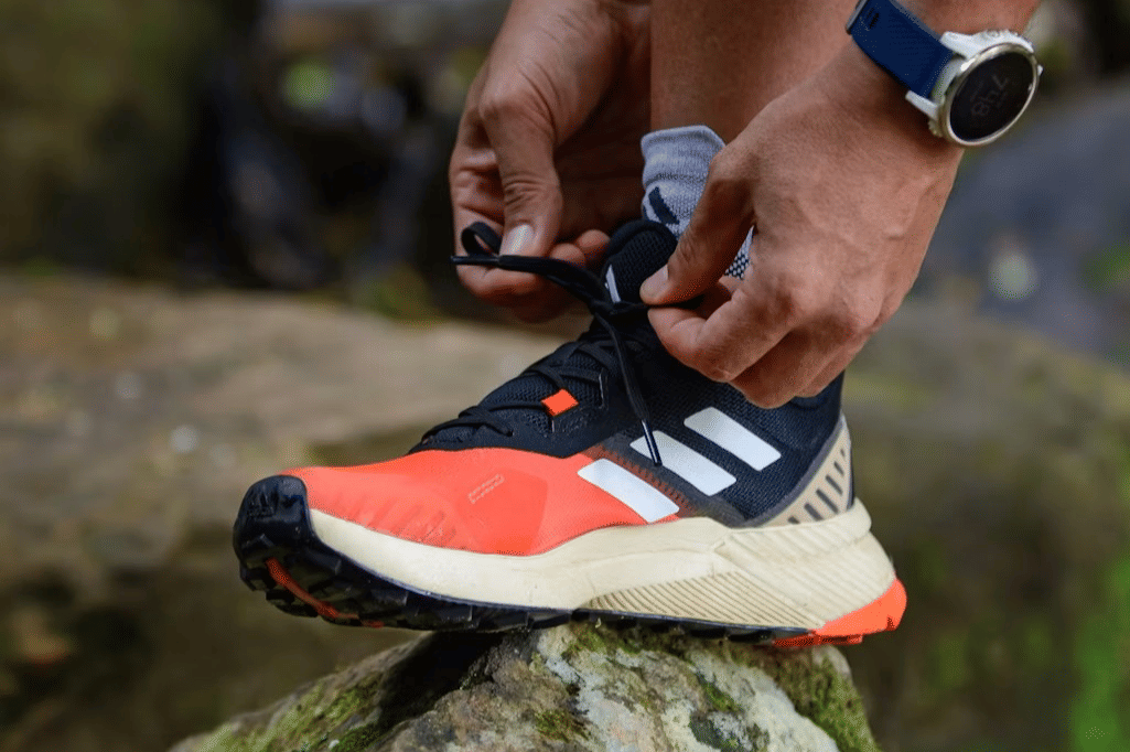 6 Sepatu Lari untuk Kaki Overpronation, Gak Bikin Sakit!